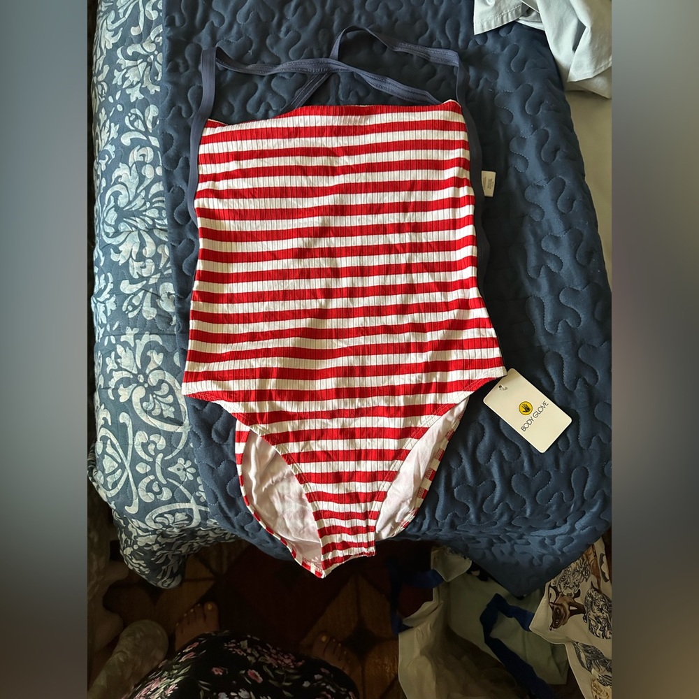 NWT Body Glove Smoothies Electra One Piece Swimsuit with Strappy Back